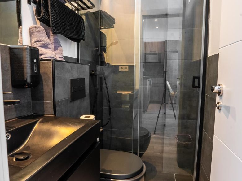 Investor’s Dream: High-Yield Duplex Penthouse Business Opportunity