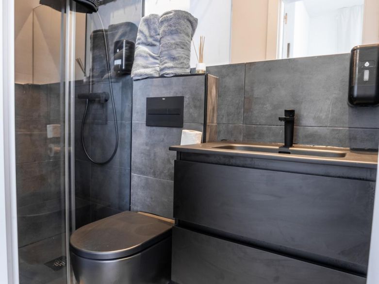 Investor’s Dream: High-Yield Duplex Penthouse Business Opportunity