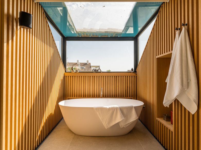 Ático Dúplex de Lujo en Lomas del Rey – Vida Moderna en la Milla de Oro de Marbella