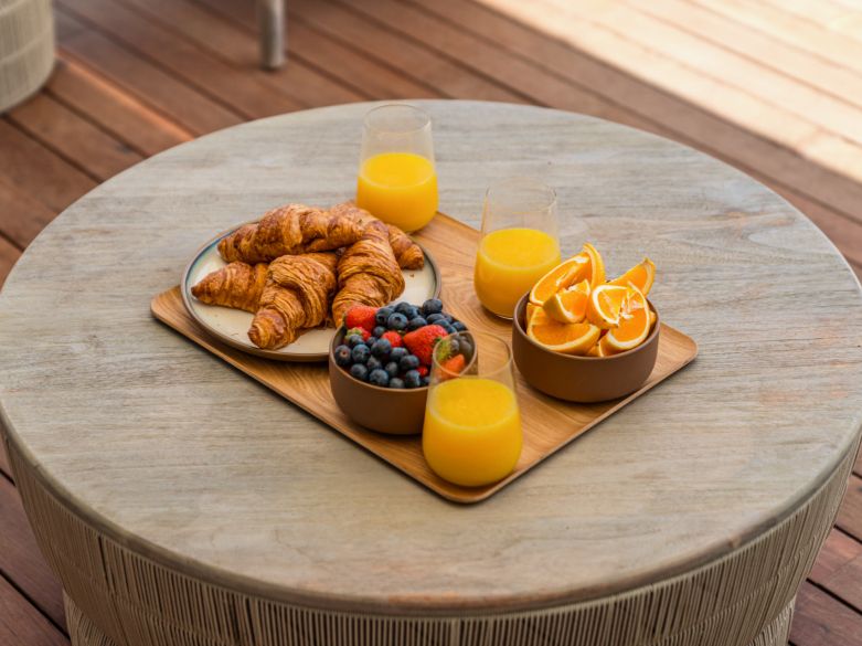 Ático Dúplex de Lujo en Lomas del Rey – Vida Moderna en la Milla de Oro de Marbella