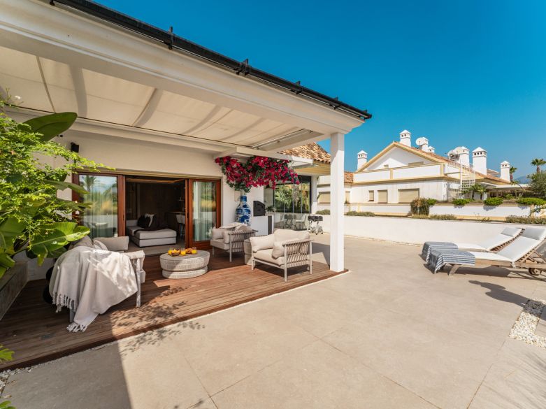 Ático Dúplex de Lujo en Lomas del Rey – Vida Moderna en la Milla de Oro de Marbella