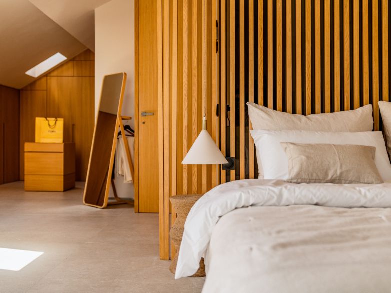 Ático Dúplex de Lujo en Lomas del Rey – Vida Moderna en la Milla de Oro de Marbella