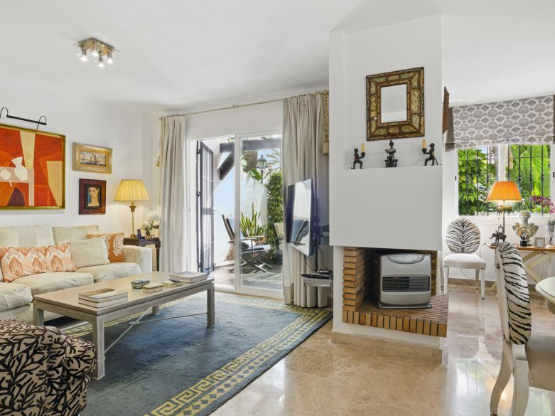 Exclusiva casa de tres dormitorios en Los Naranjos de Marbella.