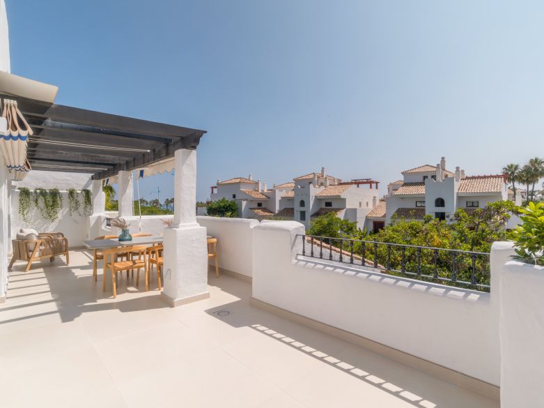 Walk to Everything – Stylish Beachside Duplex Penthouse in San Pedro Playa