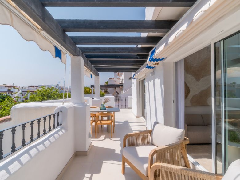 Walk to Everything – Stylish Beachside Duplex Penthouse in San Pedro Playa