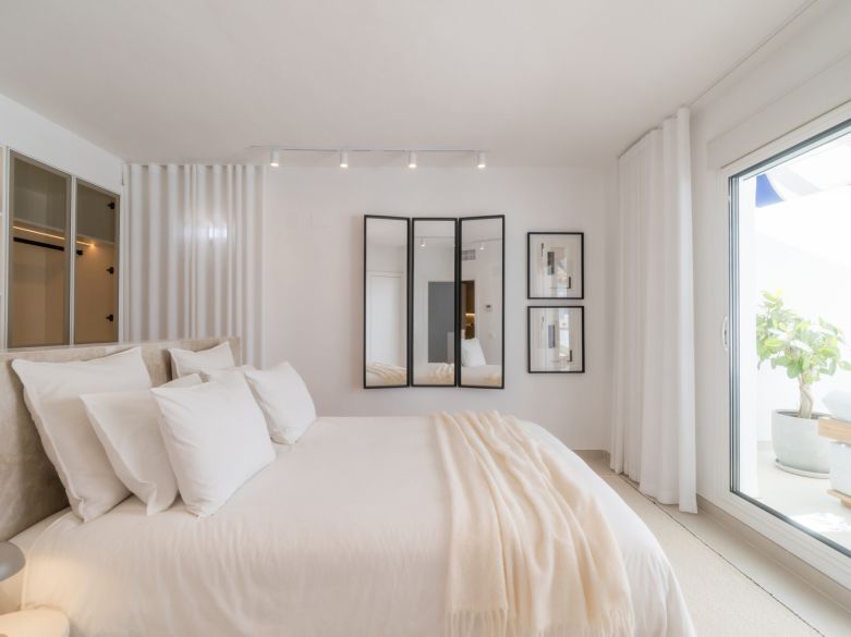 Walk to Everything – Stylish Beachside Duplex Penthouse in San Pedro Playa