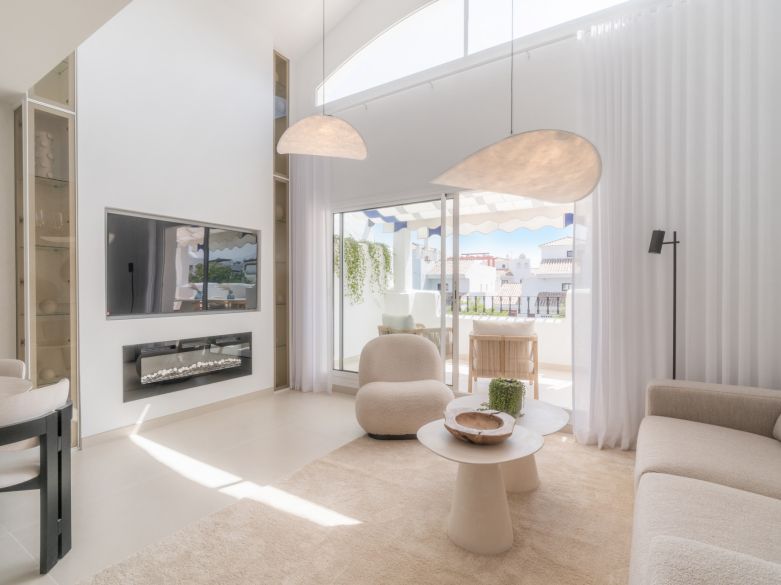 Walk to Everything – Stylish Beachside Duplex Penthouse in San Pedro Playa