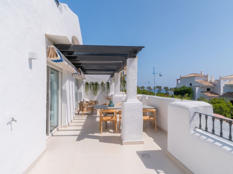 Walk to Everything – Stylish Beachside Duplex Penthouse in San Pedro Playa