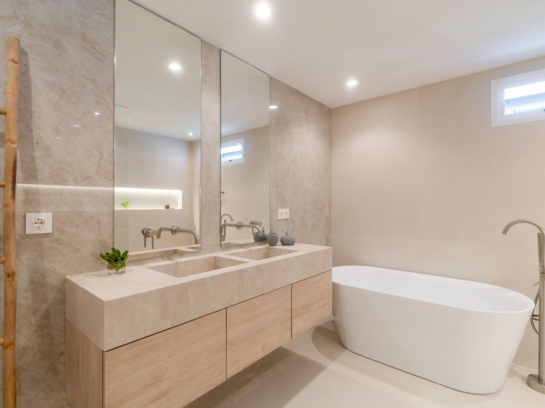 Walk to Everything – Stylish Beachside Duplex Penthouse in San Pedro Playa