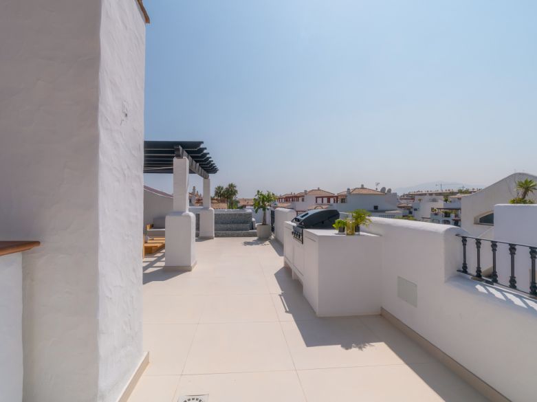 Walk to Everything – Stylish Beachside Duplex Penthouse in San Pedro Playa