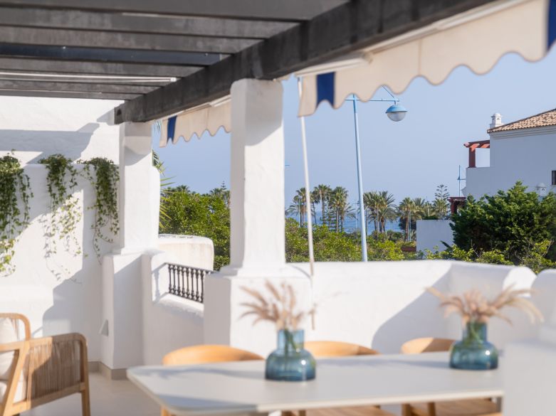 Walk to Everything – Stylish Beachside Duplex Penthouse in San Pedro Playa