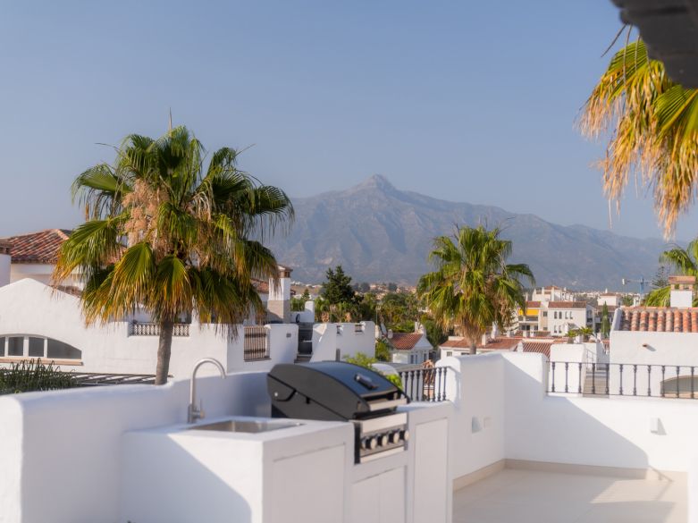 Walk to Everything – Stylish Beachside Duplex Penthouse in San Pedro Playa