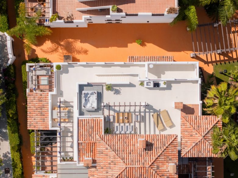 Walk to Everything – Stylish Beachside Duplex Penthouse in San Pedro Playa