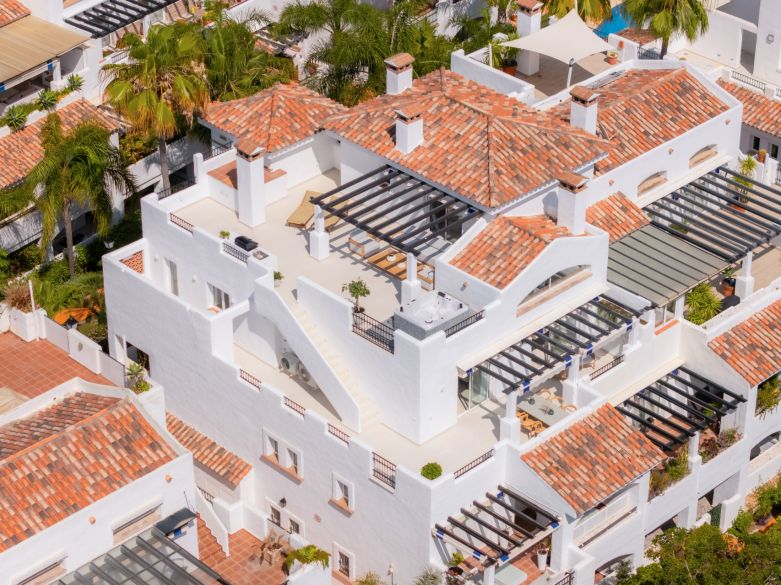 Walk to Everything – Stylish Beachside Duplex Penthouse in San Pedro Playa