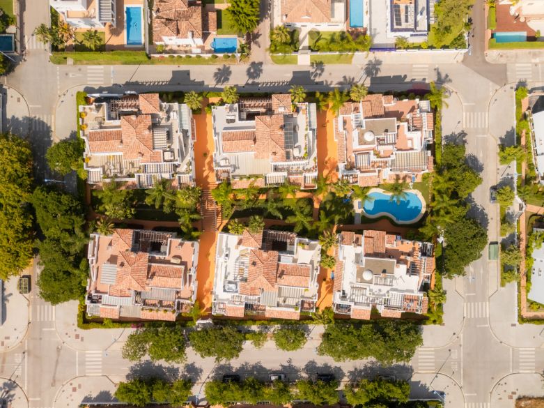 Walk to Everything – Stylish Beachside Duplex Penthouse in San Pedro Playa