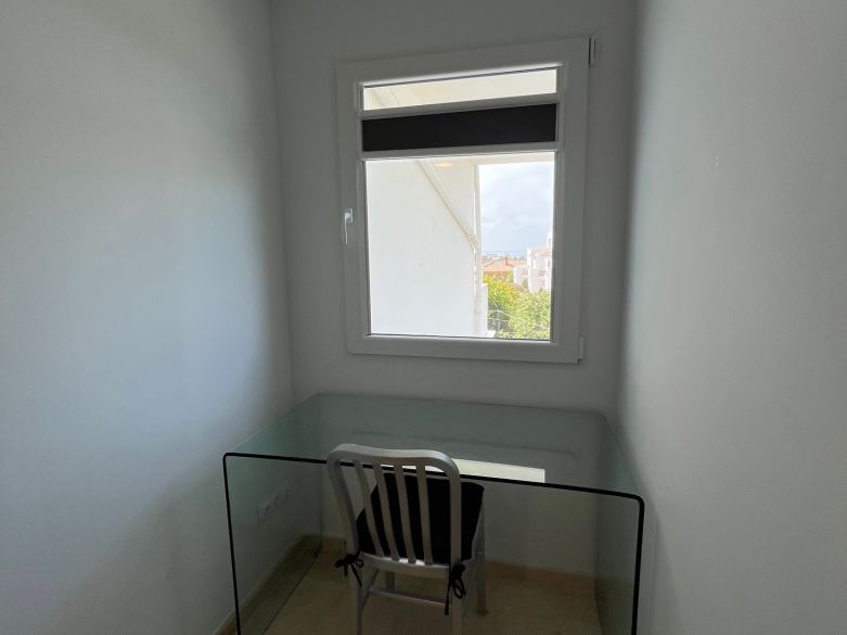 Apartamento de 3 dormitorios con vistas al mar