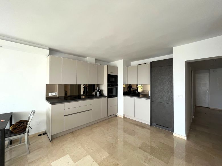 Apartamento de 3 dormitorios con vistas al mar