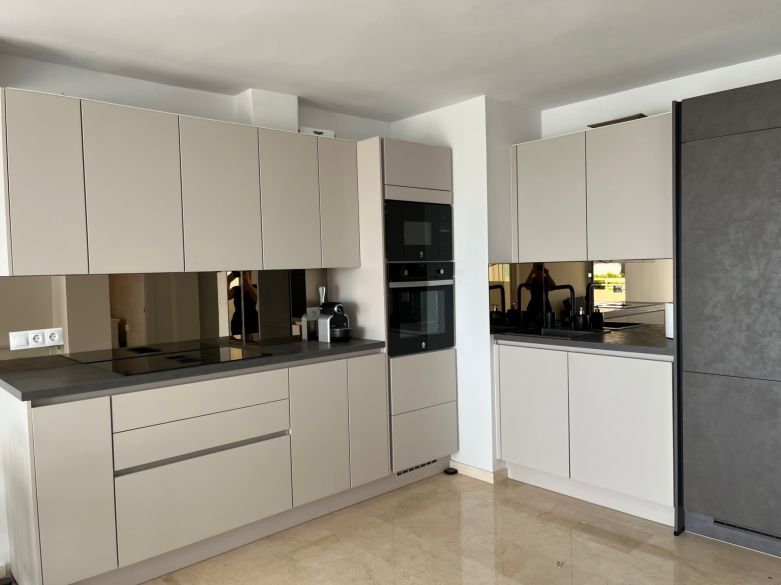 Apartamento de 3 dormitorios con vistas al mar