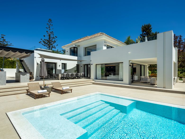 Modern Masterpiece in Nueva Andalucía’s Golf Valley