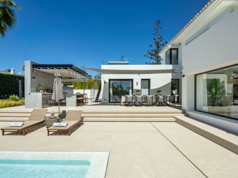 Obra maestra moderna en el Valle del Golf de Nueva Andalucía