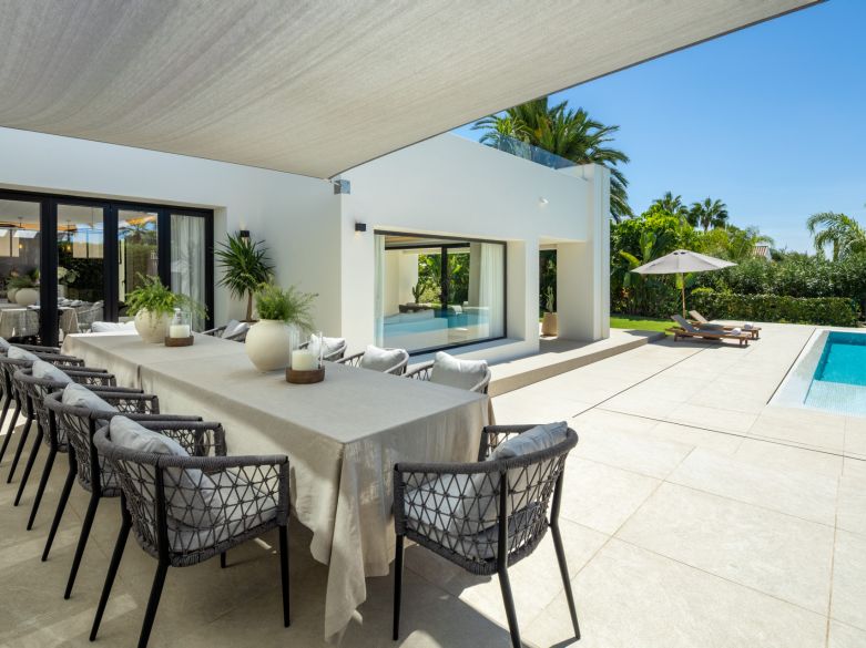 Obra maestra moderna en el Valle del Golf de Nueva Andalucía