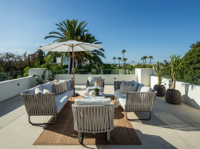 Obra maestra moderna en el Valle del Golf de Nueva Andalucía