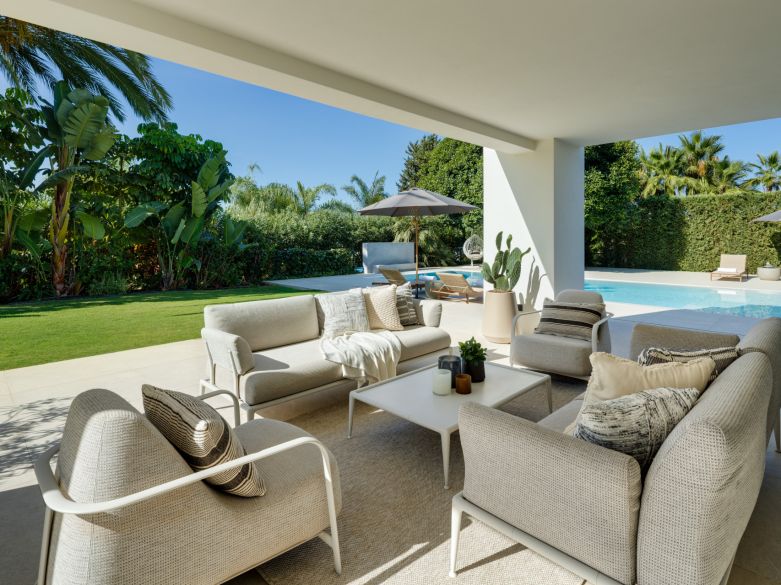 Obra maestra moderna en el Valle del Golf de Nueva Andalucía