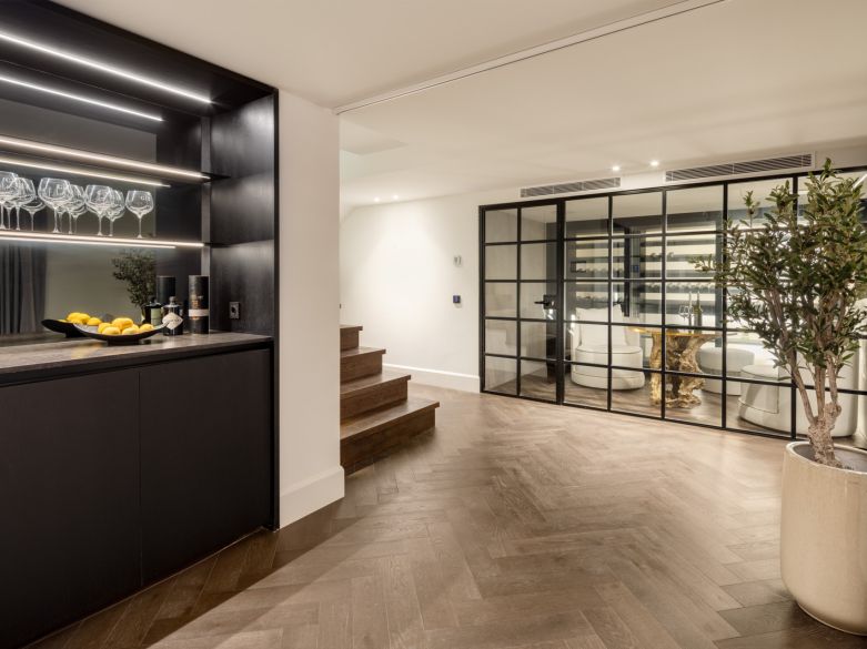 Obra maestra moderna en el Valle del Golf de Nueva Andalucía