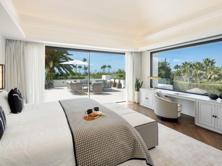 Obra maestra moderna en el Valle del Golf de Nueva Andalucía