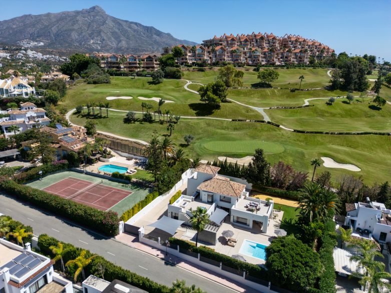 Obra maestra moderna en el Valle del Golf de Nueva Andalucía