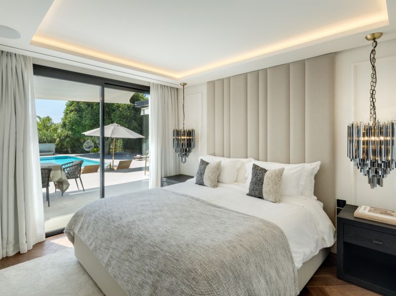 Obra maestra moderna en el Valle del Golf de Nueva Andalucía