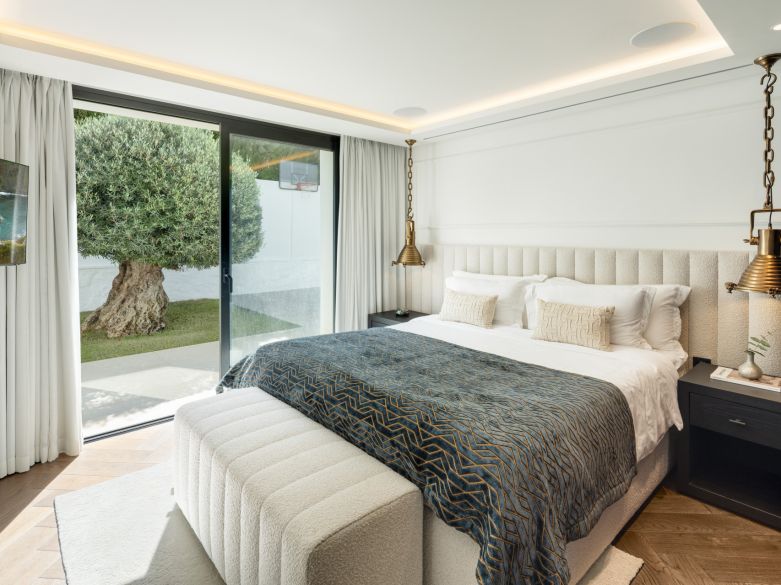 Obra maestra moderna en el Valle del Golf de Nueva Andalucía