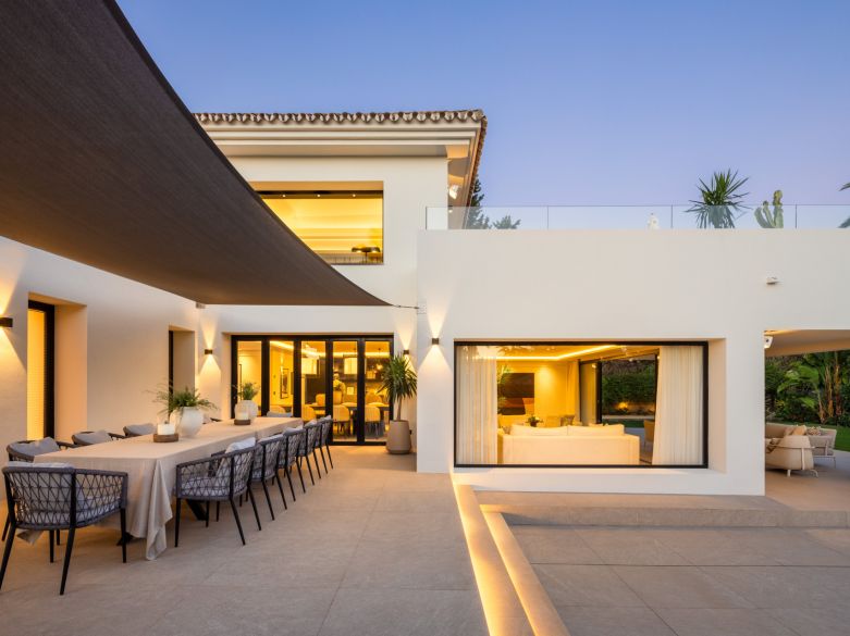 Obra maestra moderna en el Valle del Golf de Nueva Andalucía