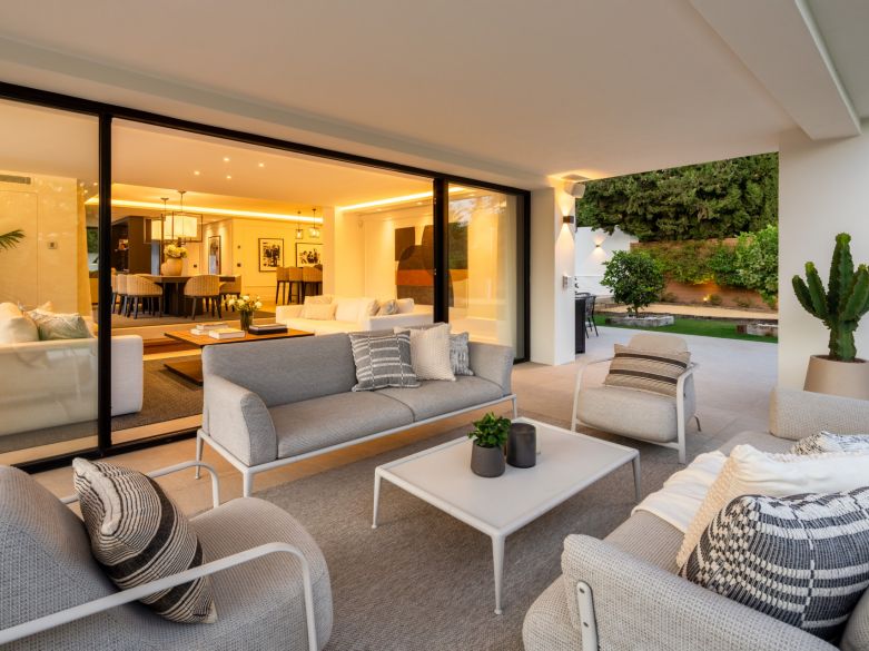 Obra maestra moderna en el Valle del Golf de Nueva Andalucía