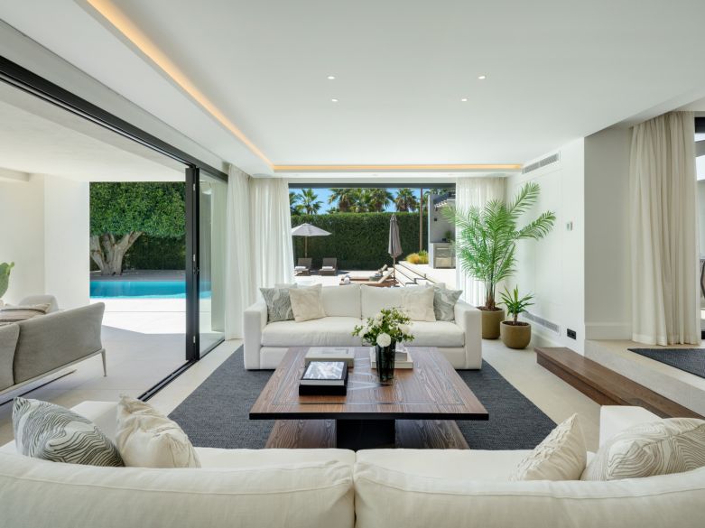 Obra maestra moderna en el Valle del Golf de Nueva Andalucía