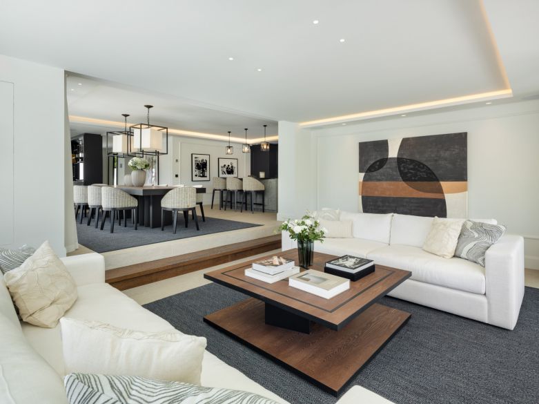 Obra maestra moderna en el Valle del Golf de Nueva Andalucía