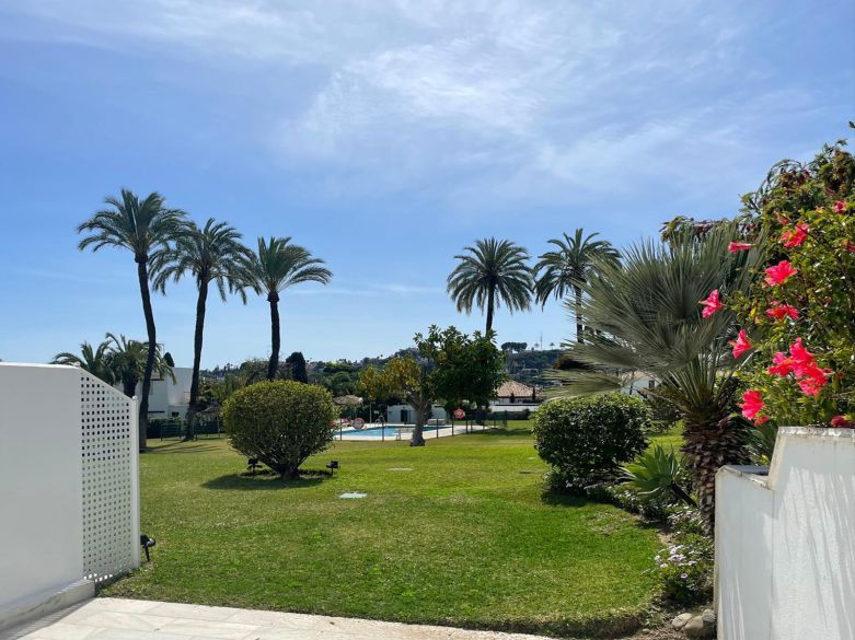 Casa Preciosa, 4 dormitorios, renovada, en el Valle del Golf de Nueva Andalucia