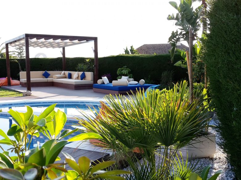 Oportunidad de renovación en Nueva Andalucía – Villa junto al Golf Los Naranjos