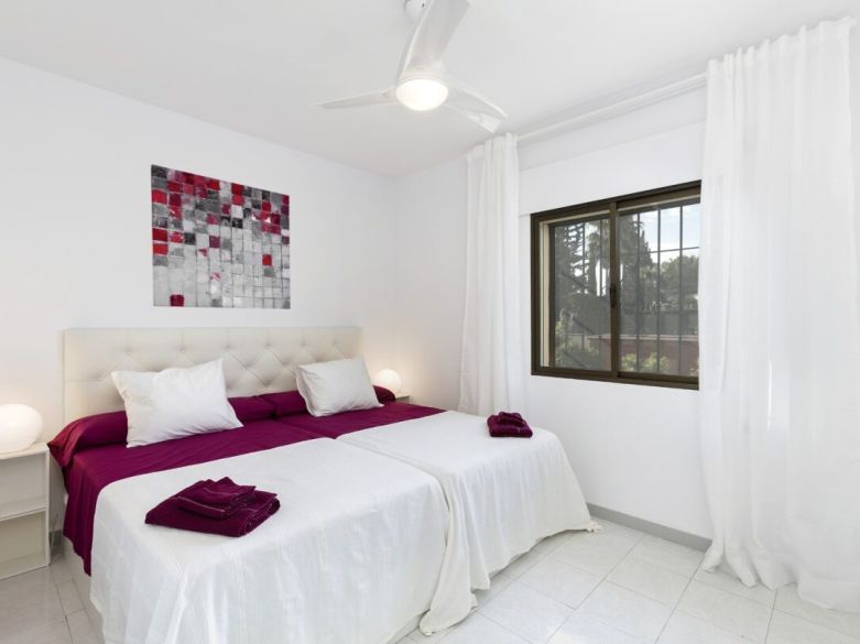 Oportunidad de renovación en Nueva Andalucía – Villa junto al Golf Los Naranjos