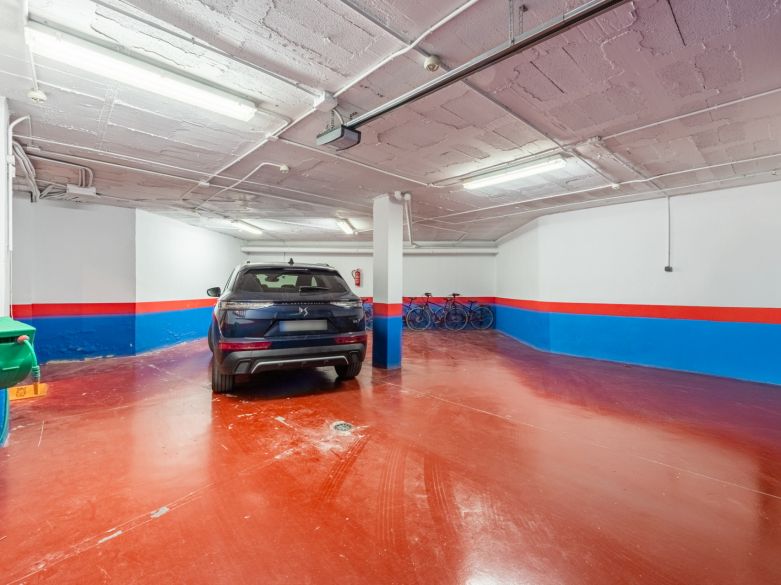 Exclusiva villa adosada en primera línea de playa en La Perla de la Bahía, Casares