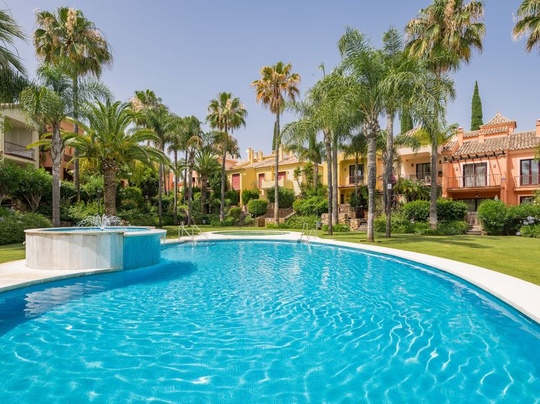 Fully Renovated 4-Bedroom Semi-Detached Home on Marbella’s Golden Mile