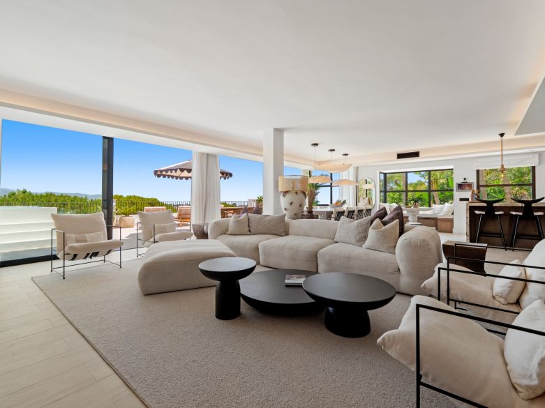 Excepcional villa a pasos de Puerto Banús y de campos de golf de clase mundial