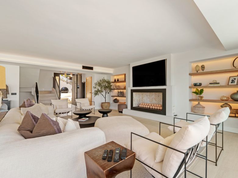 Excepcional villa a pasos de Puerto Banús y de campos de golf de clase mundial