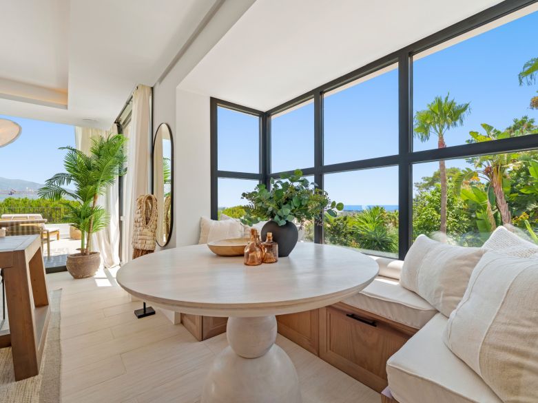 Excepcional villa a pasos de Puerto Banús y de campos de golf de clase mundial