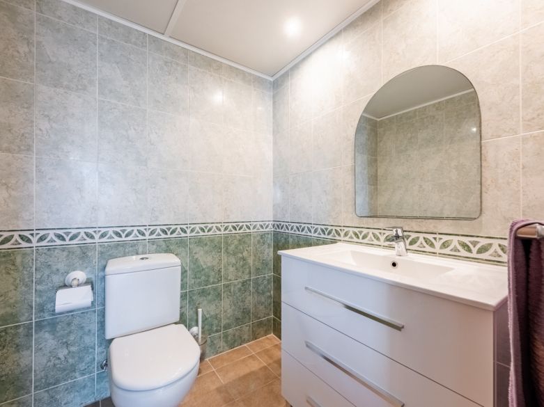 Refurbished 4-Bedroom Penthouse with Panoramic Mountain Views in San Pedro de Alcántara