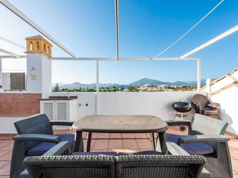 Refurbished 4-Bedroom Penthouse with Panoramic Mountain Views in San Pedro de Alcántara