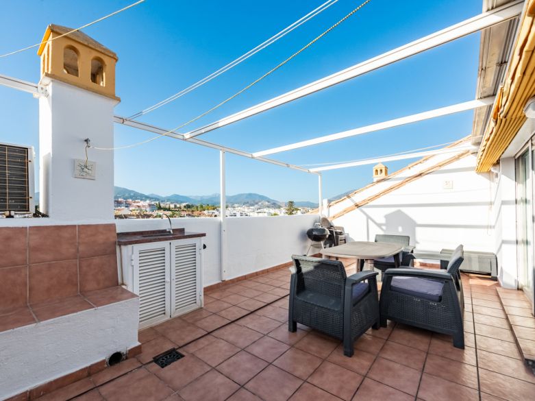 Refurbished 4-Bedroom Penthouse with Panoramic Mountain Views in San Pedro de Alcántara