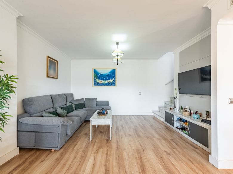 Refurbished 4-Bedroom Penthouse with Panoramic Mountain Views in San Pedro de Alcántara