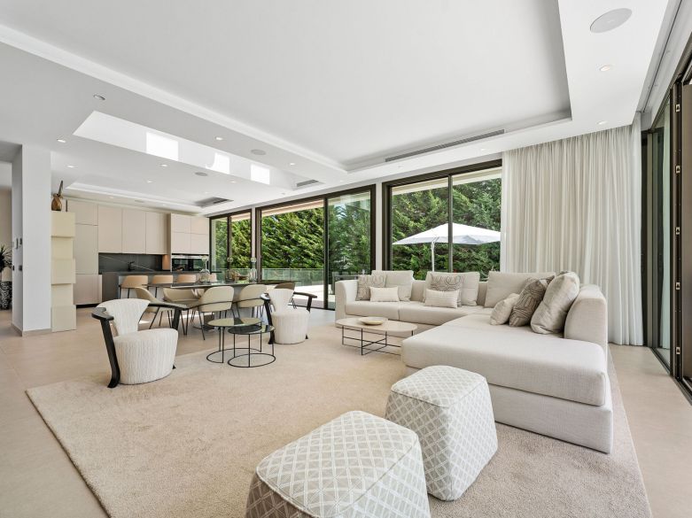 Lujo Mediterráneo Moderno en La Cerquilla, Nueva Andalucía