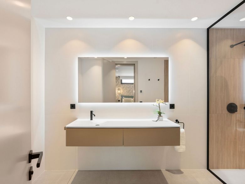 Lujo Mediterráneo Moderno en La Cerquilla, Nueva Andalucía